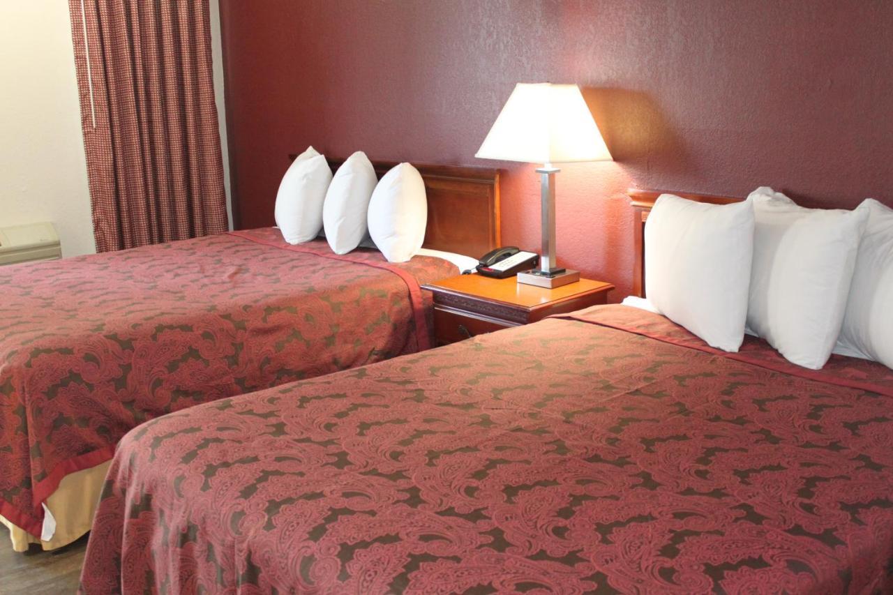 Travel Inn Of Buford Exteriör bild